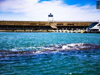 �Tutto nacque grazie al "Vargalone" grosso scoglio che si trova a pochi metri di distanza dall'odierno molo di ponente, visibile nei momenti di bassa marea